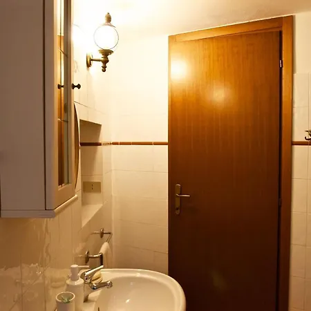 La Malcontenta E Il Lupo *