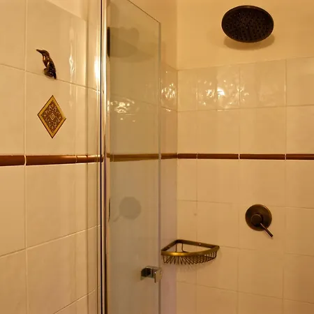 La Malcontenta E Il Lupo * トーディ