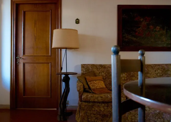 La Malcontenta E Il Lupo * Todi