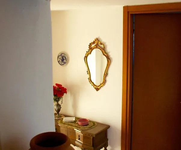 Villa La Malcontenta E Il Lupo Todi