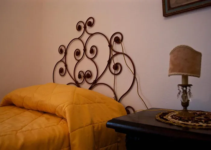 Villa La Malcontenta E Il Lupo Todi